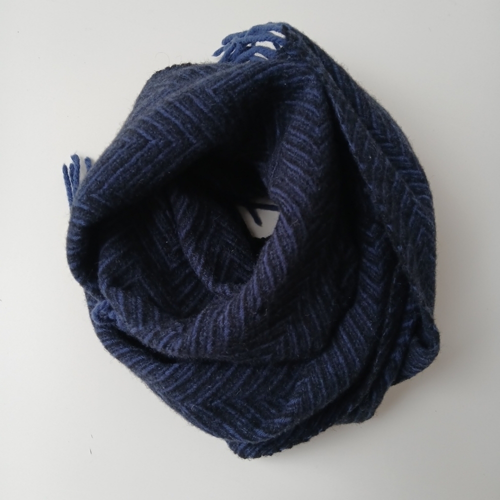 Carraig Donn 100% Wool Scarf Navy Blue Rectangle Men's